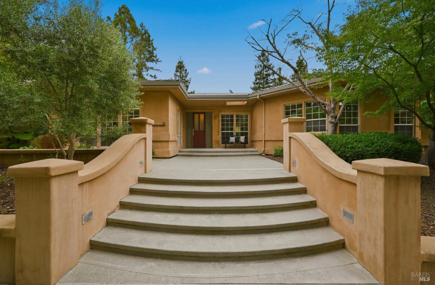 10 Via Del Arroyo Napa CA 94559
