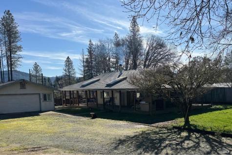 44401 Lakeview Avenue Laytonville CA 95454