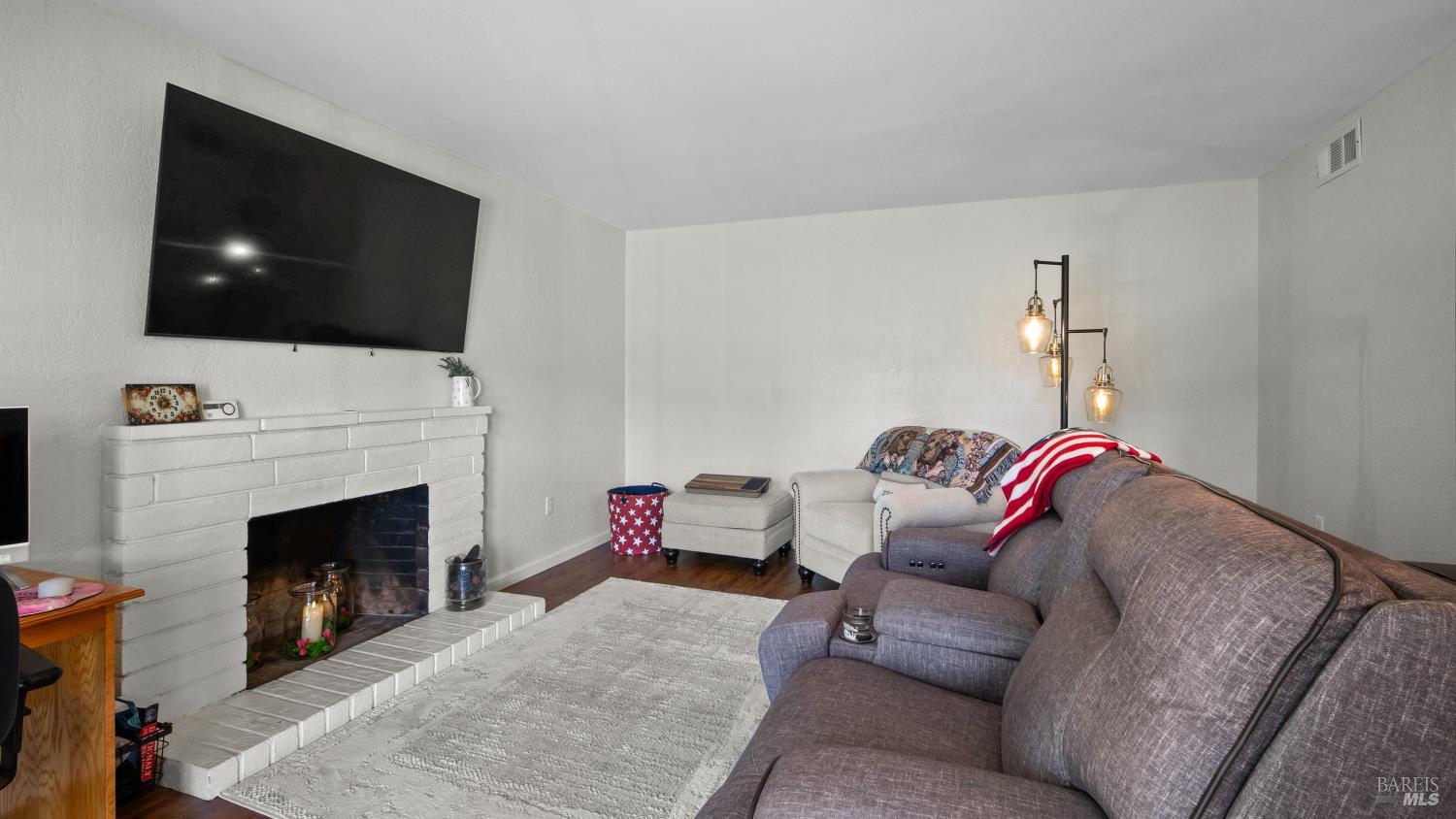 445 Calmace Drive Dixon CA 95620