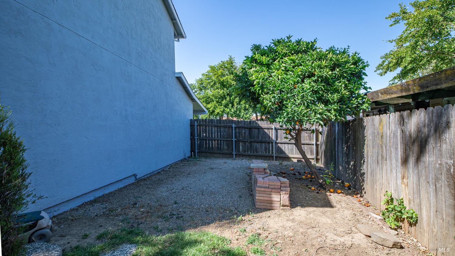 445 Calmace Drive Dixon CA 95620