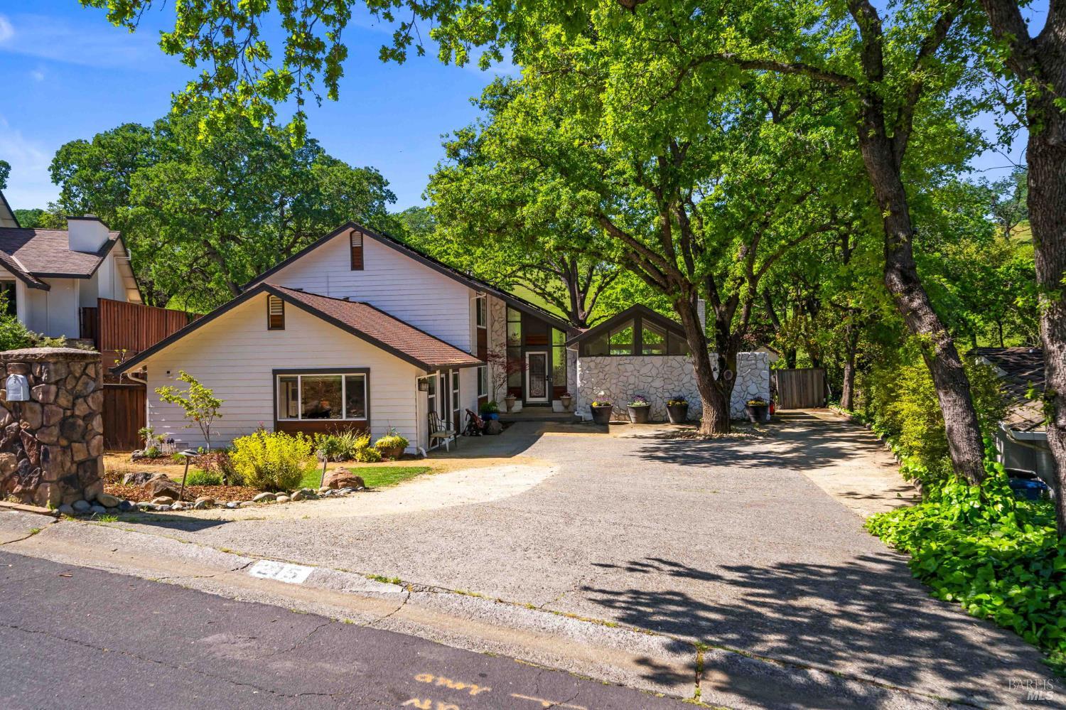 215 Wykoff Drive Vacaville CA 95688