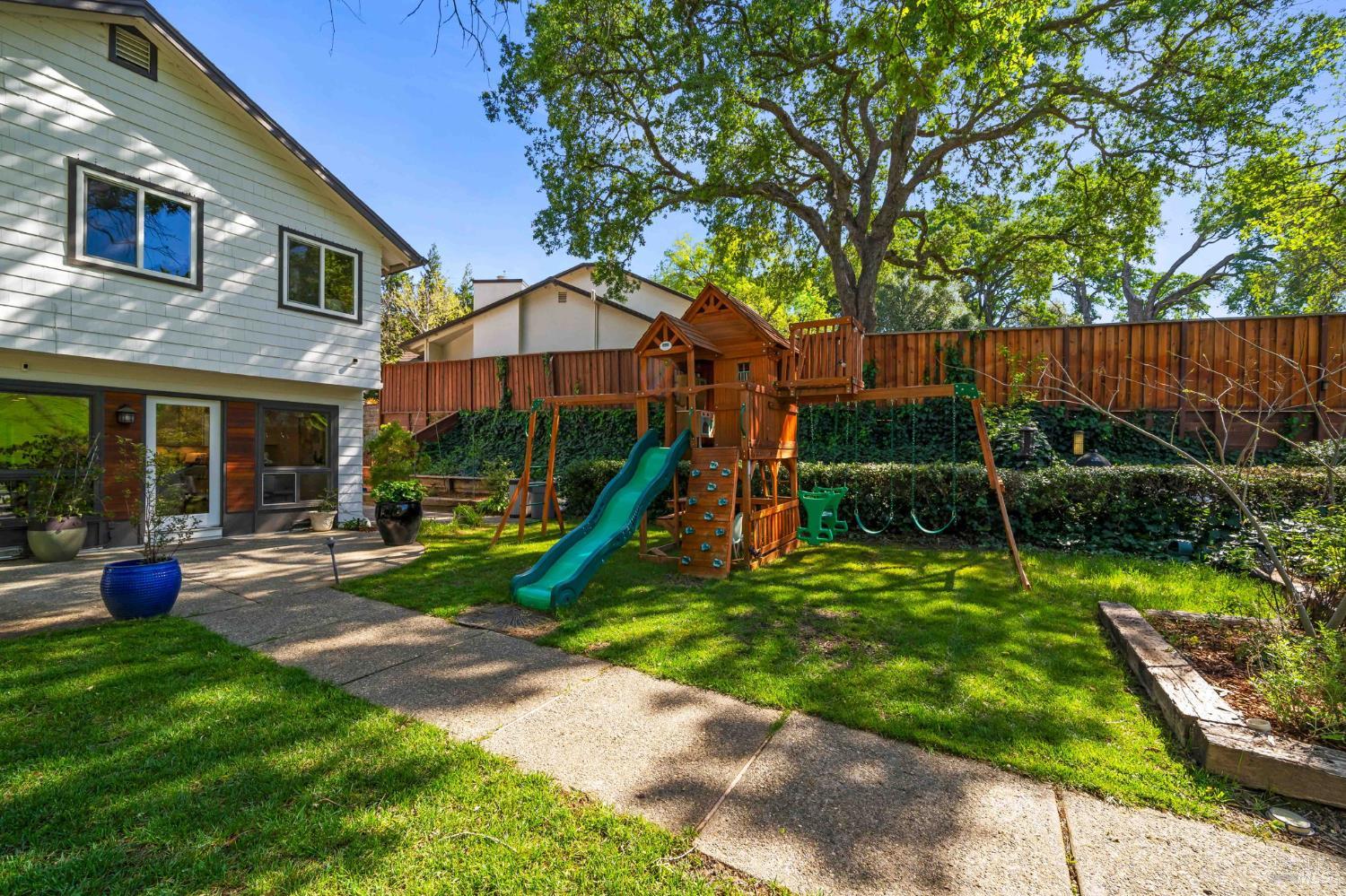 215 Wykoff Drive Vacaville CA 95688