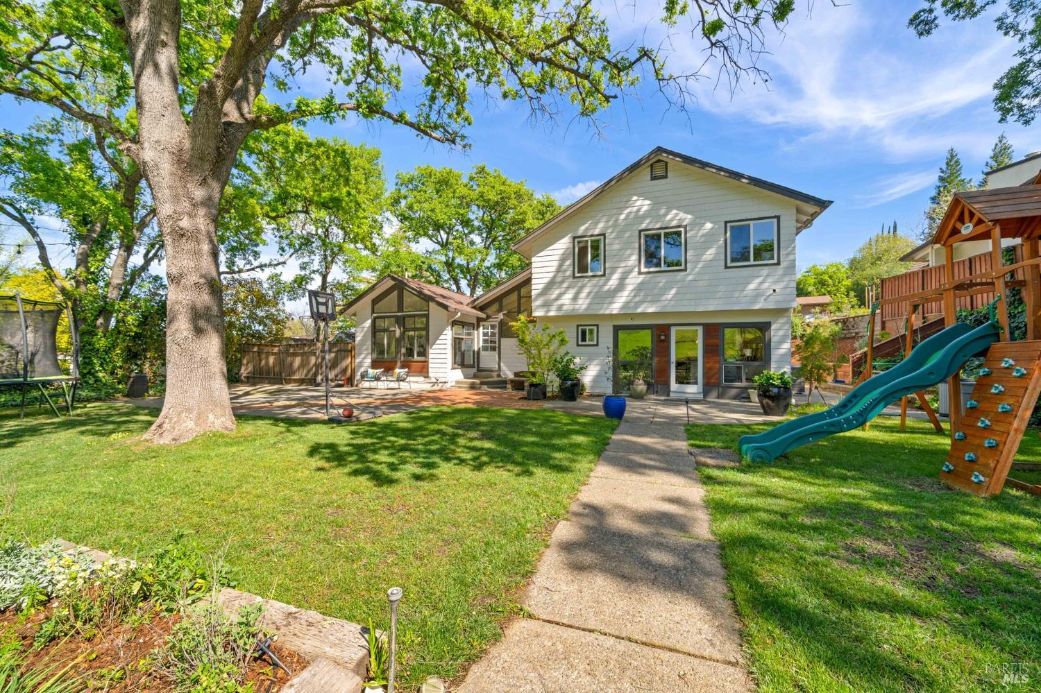 215 Wykoff Drive Vacaville CA 95688