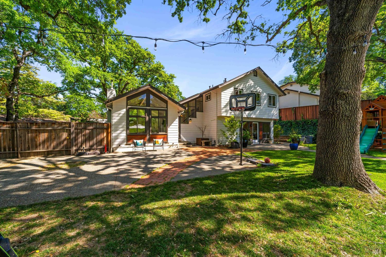 215 Wykoff Drive Vacaville CA 95688