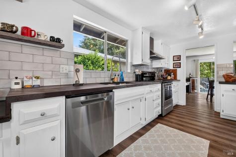 8830 Oak Trail Drive Santa Rosa CA 95409