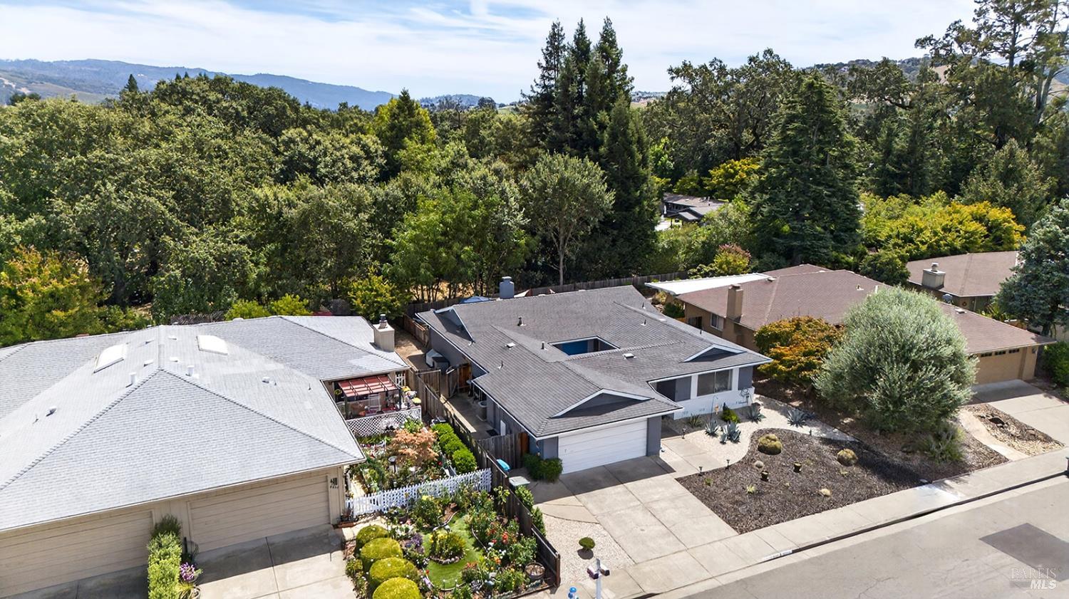 8830 Oak Trail Drive Santa Rosa CA 95409