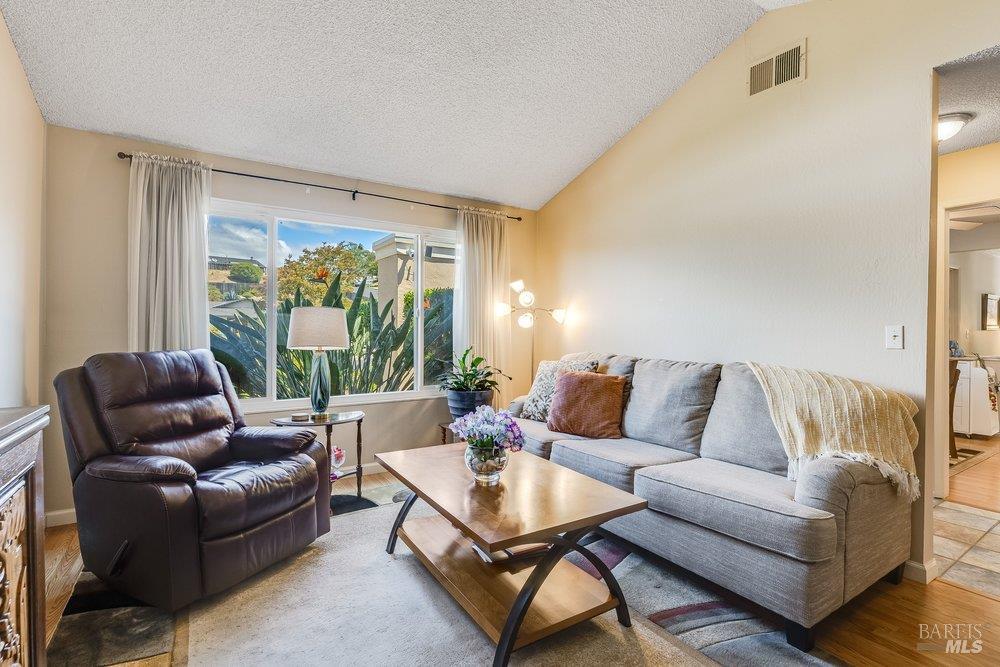 996 Sandpoint Drive Rodeo CA 94572