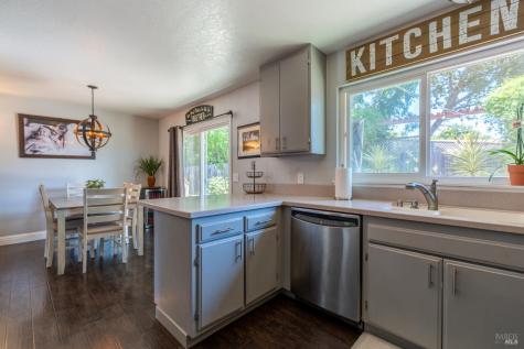 2342 Baggett Court Santa Rosa CA 95401