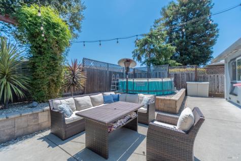 2342 Baggett Court Santa Rosa CA 95401
