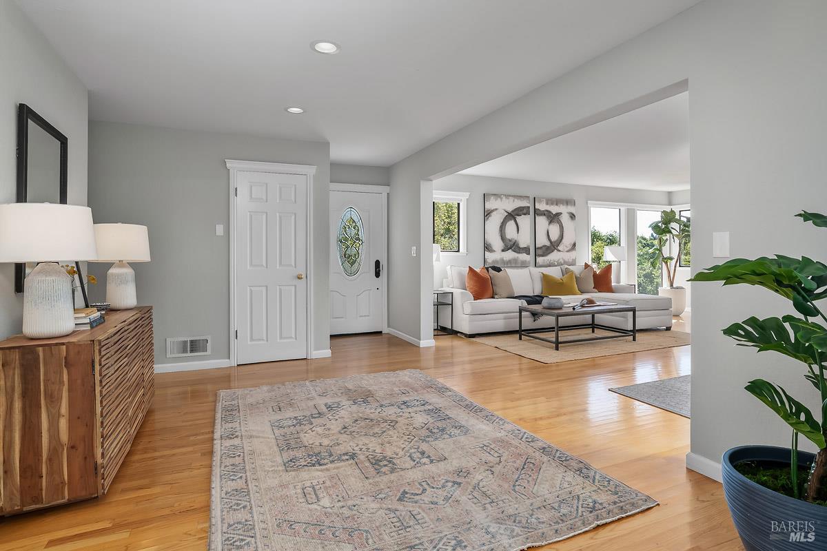 2554 Vineyard Road Novato CA 94947