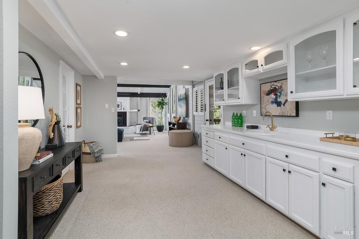 2554 Vineyard Road Novato CA 94947