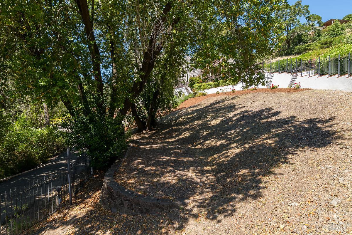 2554 Vineyard Road Novato CA 94947