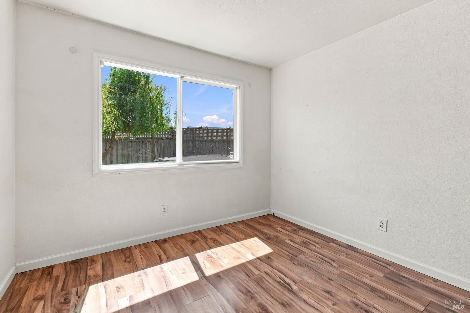 880 Crinella Drive Petaluma CA 94954