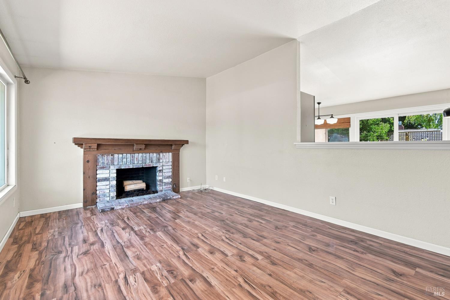 880 Crinella Drive Petaluma CA 94954