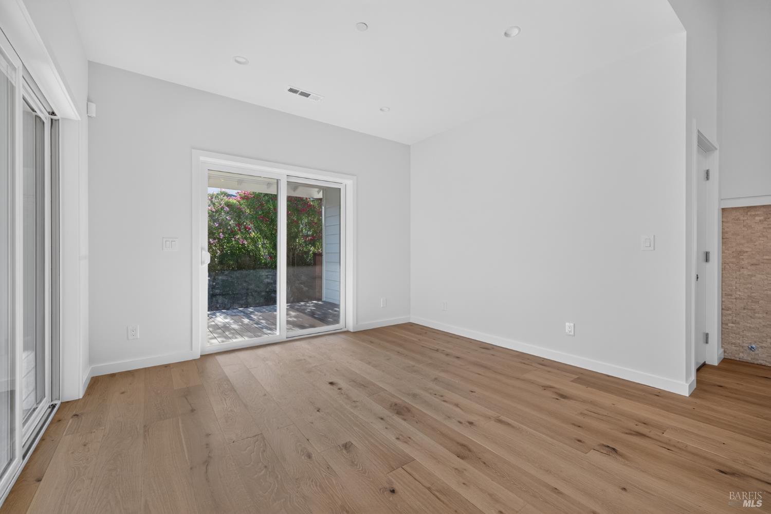 8388 Paradise Lagoon Drive Lucerne CA 95458
