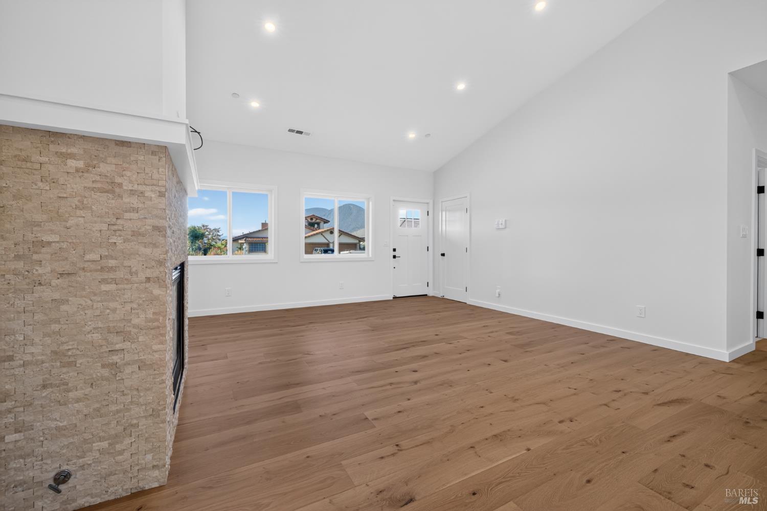 8388 Paradise Lagoon Drive Lucerne CA 95458