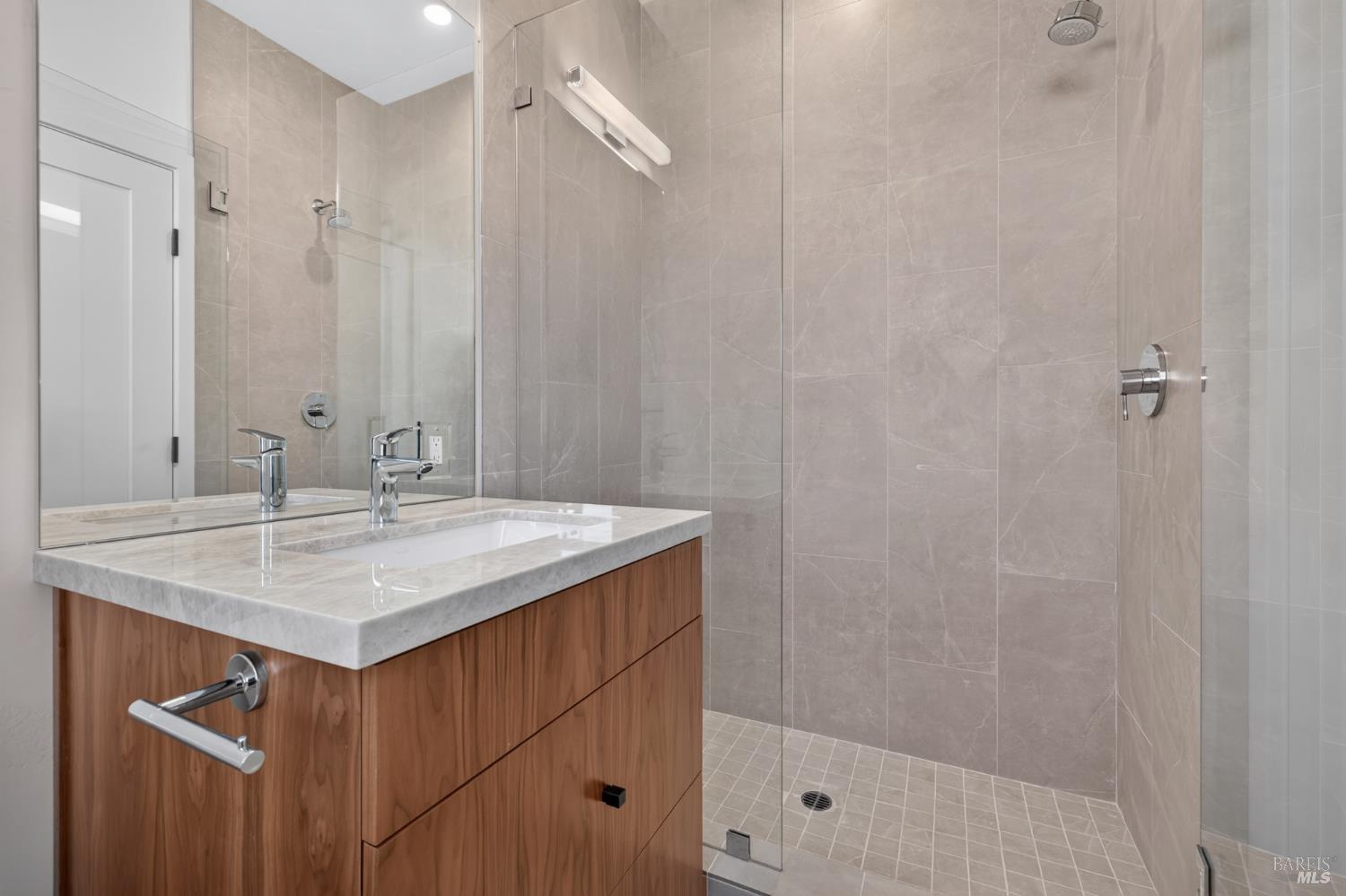 8388 Paradise Lagoon Drive Lucerne CA 95458