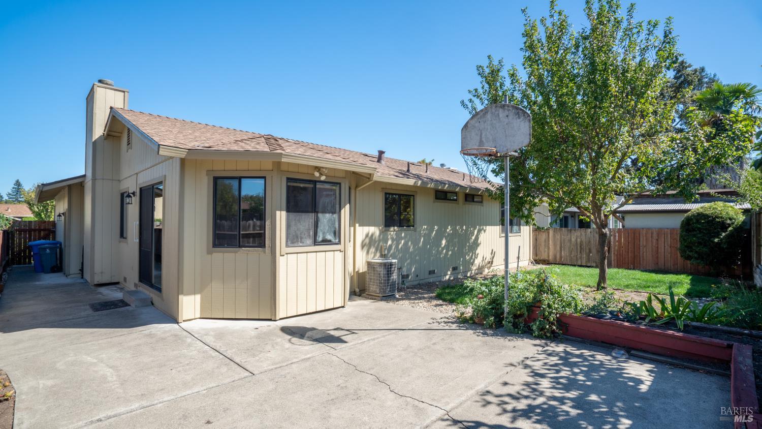 1205 Marble Street Santa Rosa CA 95407