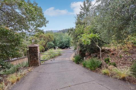 1424 Quail Court Santa Rosa CA 95404