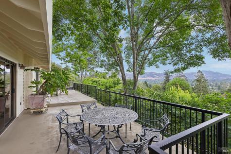 1424 Quail Court Santa Rosa CA 95404