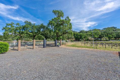 590 Pleasant Avenue Santa Rosa CA 95403