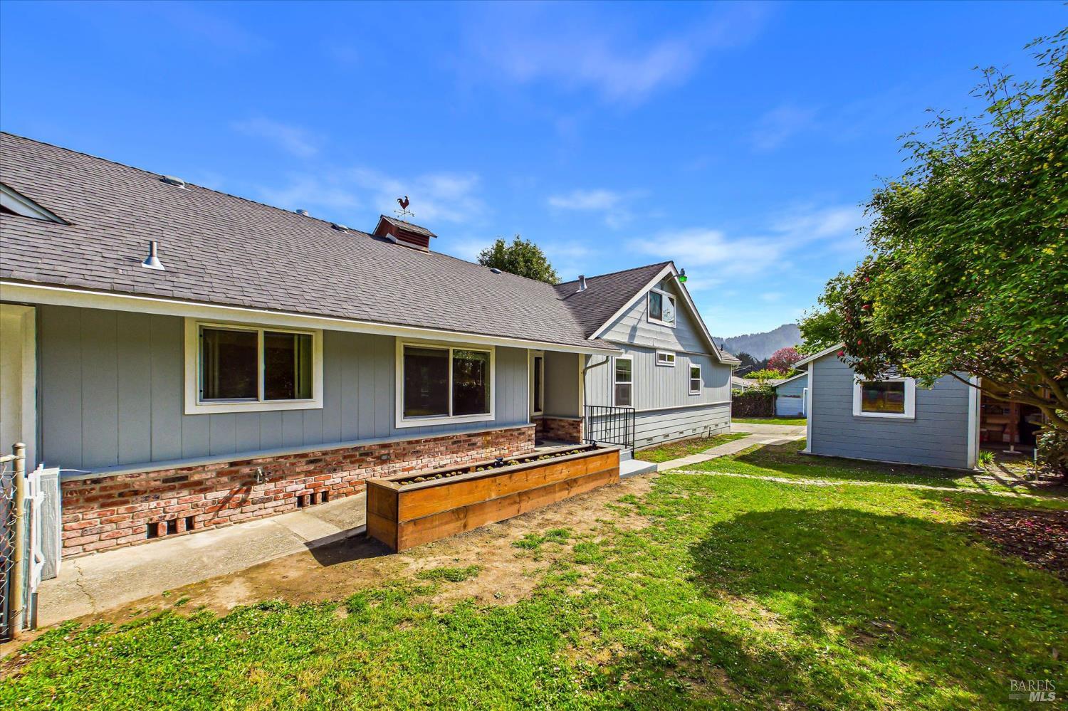 305 Belleview Avenue Rio Dell CA 95562