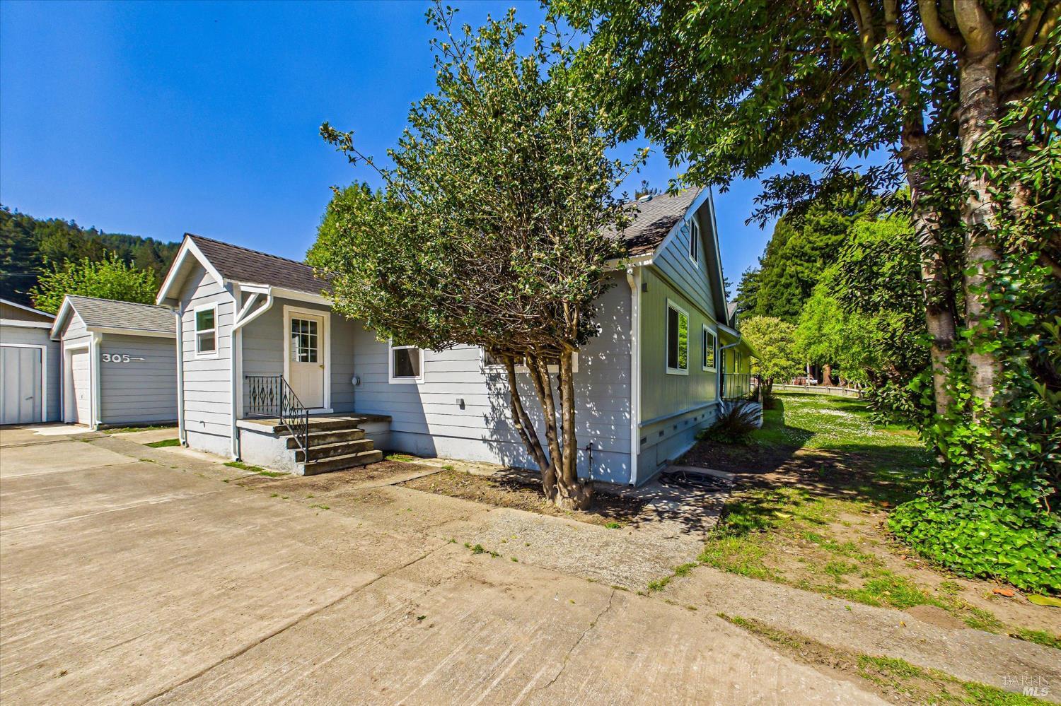 305 Belleview Avenue Rio Dell CA 95562