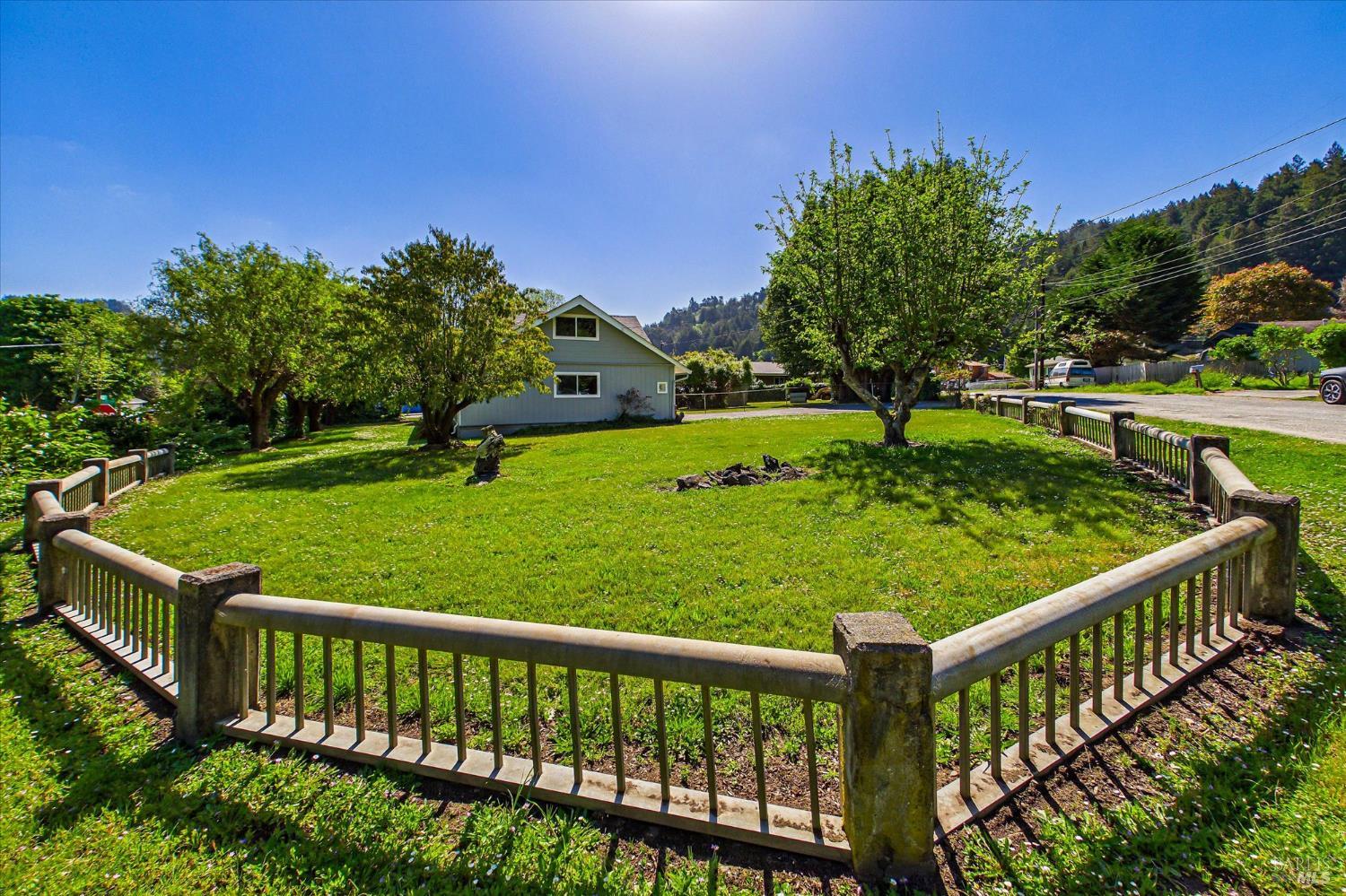 305 Belleview Avenue Rio Dell CA 95562