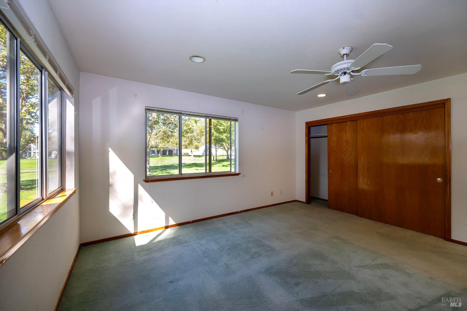 9492 Lakewood Drive Windsor CA 95492