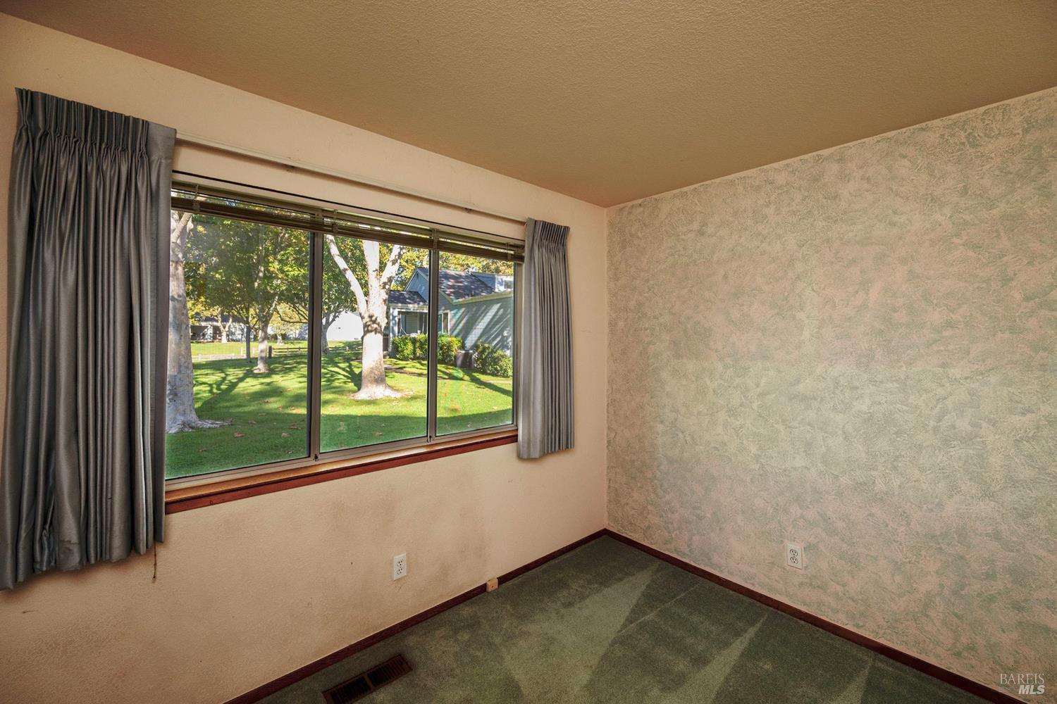 9492 Lakewood Drive Windsor CA 95492