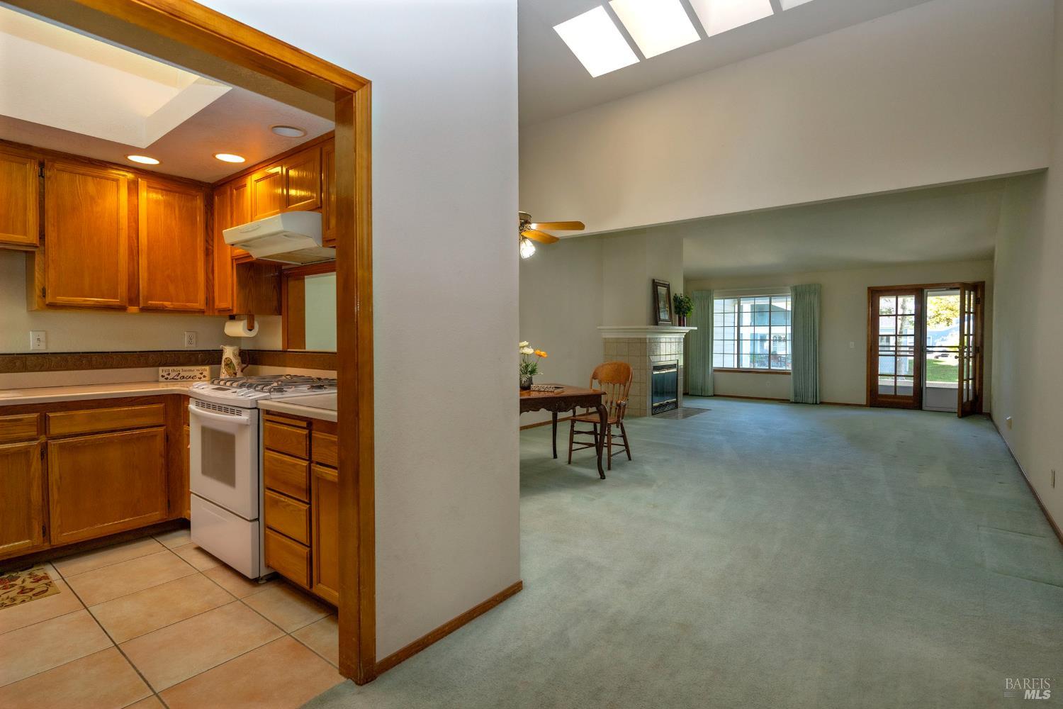 9492 Lakewood Drive Windsor CA 95492