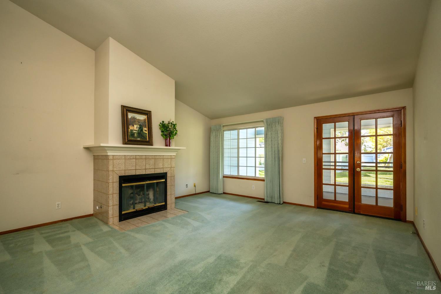 9492 Lakewood Drive Windsor CA 95492