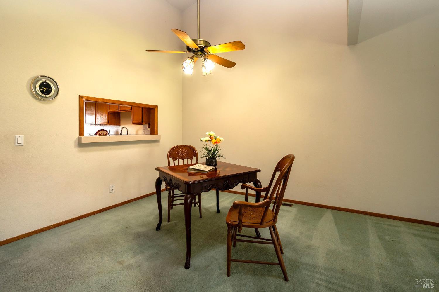 9492 Lakewood Drive Windsor CA 95492