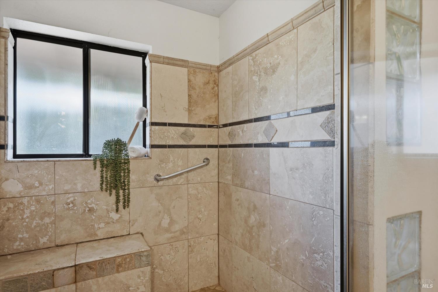 929 Helen Avenue Ukiah CA 95482