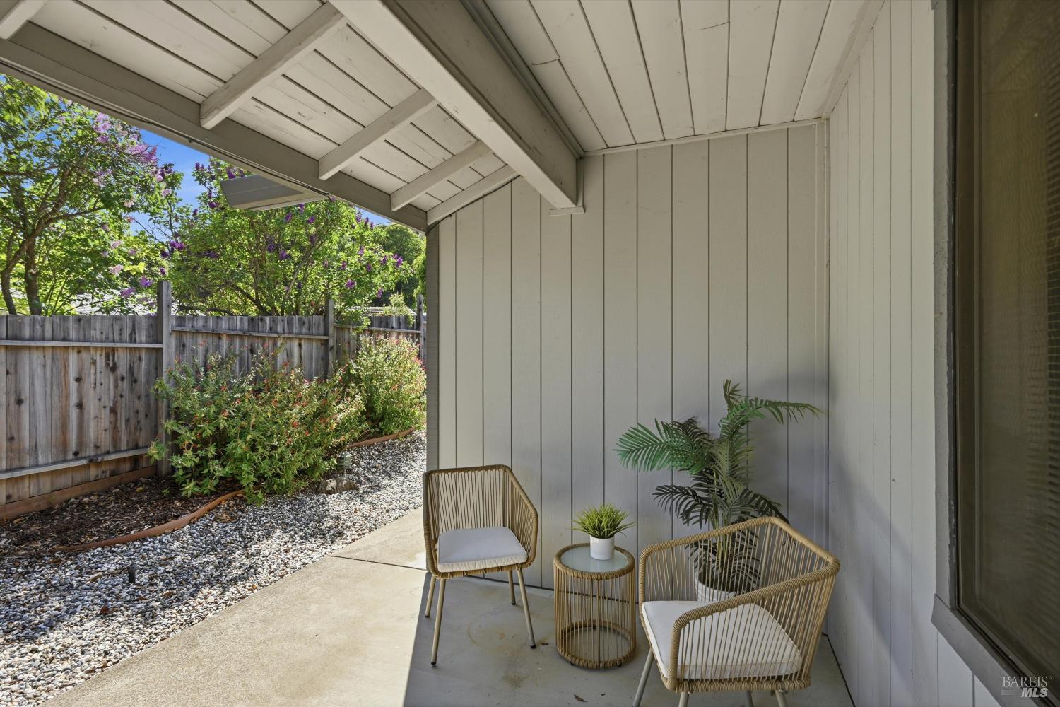 929 Helen Avenue Ukiah CA 95482