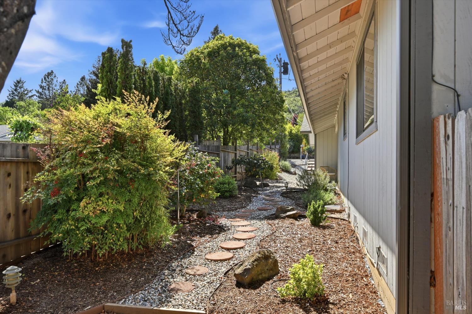 929 Helen Avenue Ukiah CA 95482