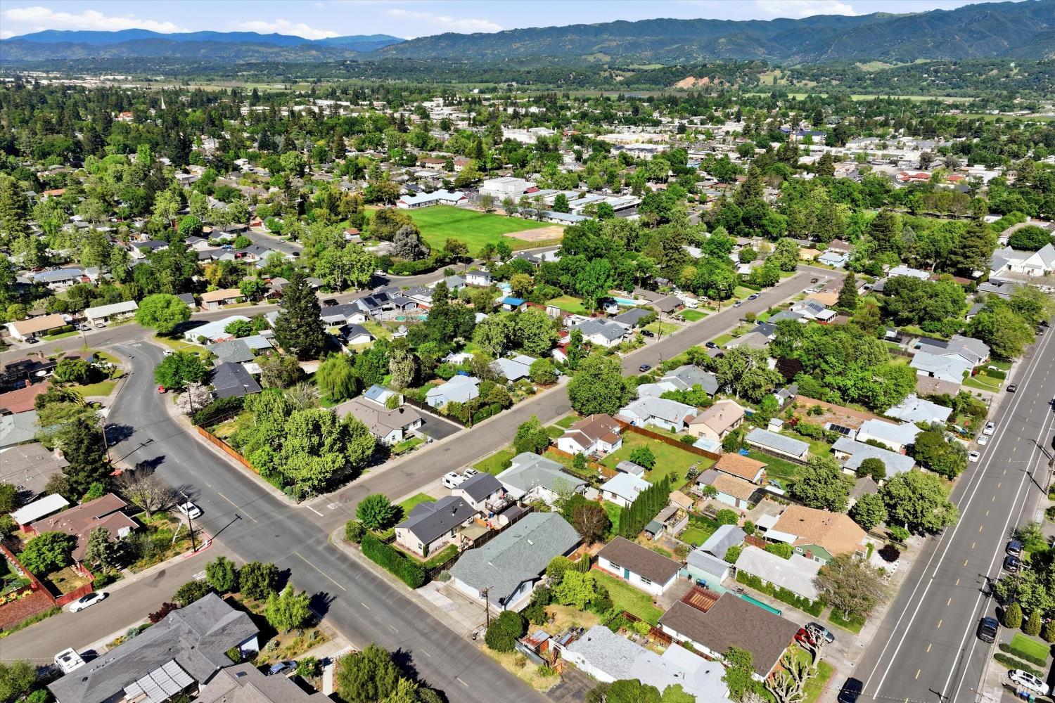 929 Helen Avenue Ukiah CA 95482