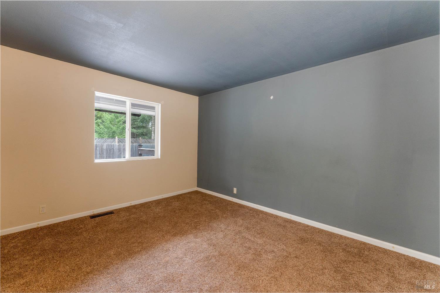 2129 Clover Drive Willits CA 95490