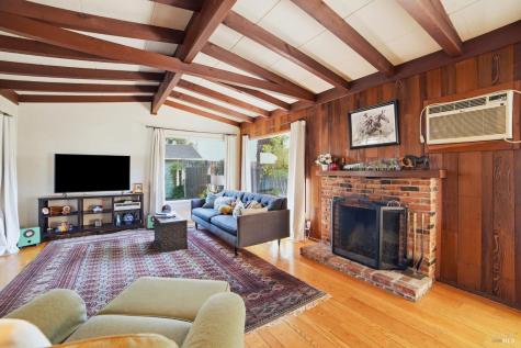 1924 Diamond Court Santa Rosa CA 95404