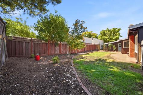 1924 Diamond Court Santa Rosa CA 95404