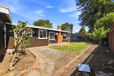 1924 Diamond Court Santa Rosa CA 95404