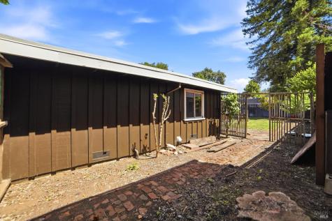 1924 Diamond Court Santa Rosa CA 95404
