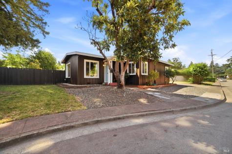 1924 Diamond Court Santa Rosa CA 95404
