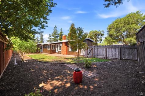1924 Diamond Court Santa Rosa CA 95404