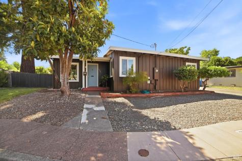 1924 Diamond Court Santa Rosa CA 95404