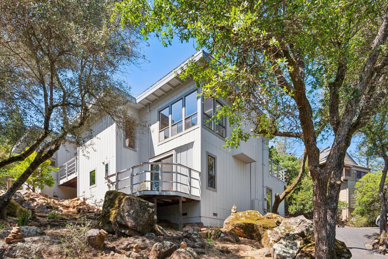 1475 Los Olivos Road Santa Rosa CA 95404