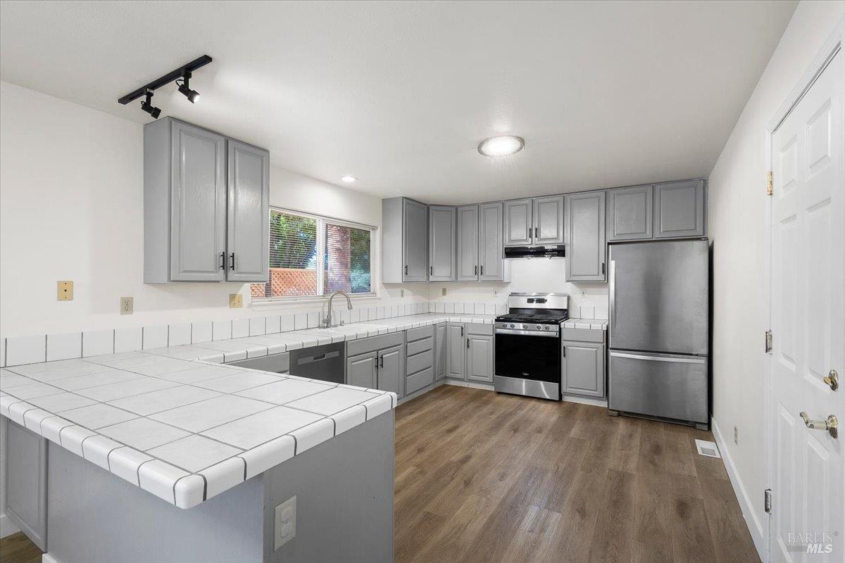2802 Marlow Road Santa Rosa CA 95403