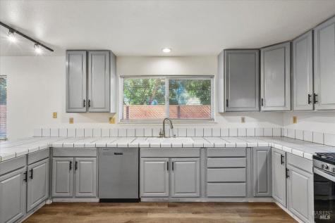 2802 Marlow Road Santa Rosa CA 95403