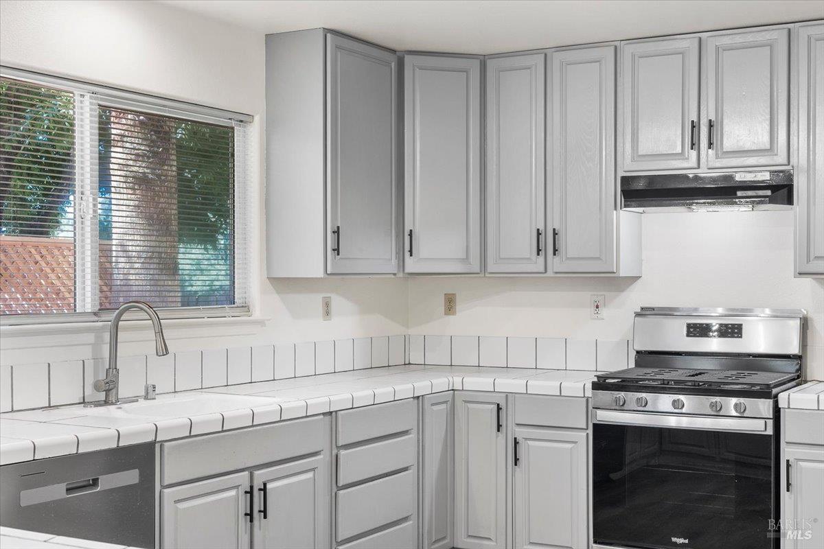 2802 Marlow Road Santa Rosa CA 95403
