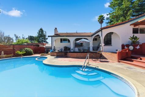 5174 Blank Road Sebastopol CA 95472